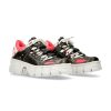 Shoe Tower With Laces M-Wall002-C10 | New Rock Online